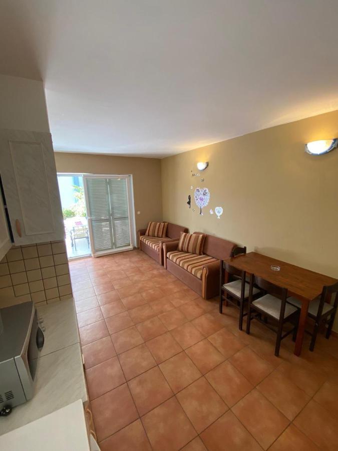 Apartment Dilba Novalja Buitenkant foto