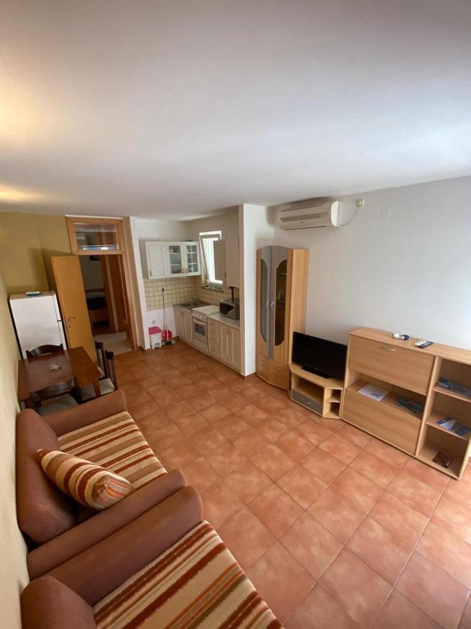 Apartment Dilba Novalja Buitenkant foto
