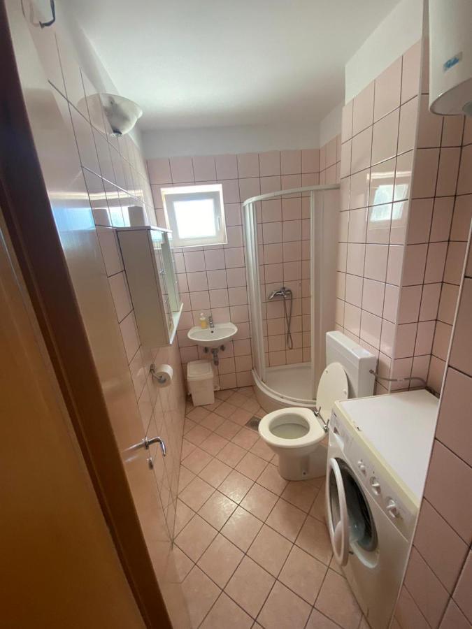 Apartment Dilba Novalja Buitenkant foto