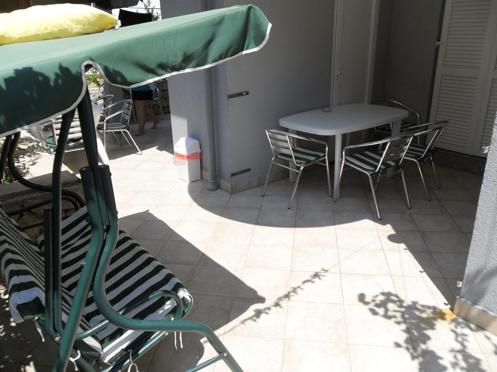 Apartment Dilba Novalja Buitenkant foto
